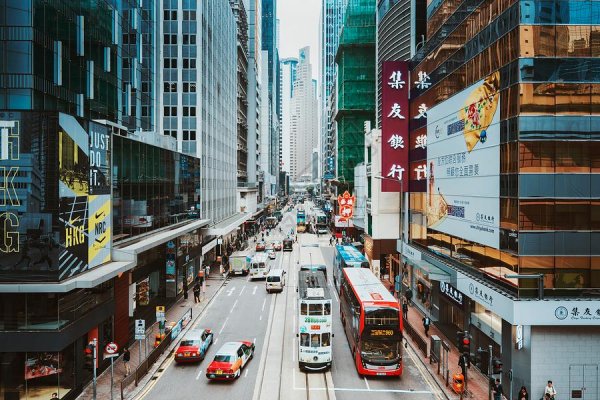 《舌尖上的差旅：一位商务人士的饮食记忆地图》